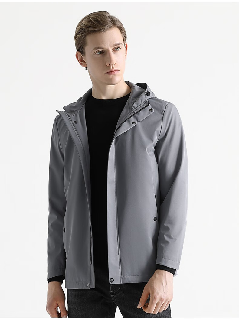 柒牌男装风衣秋季新款男士休闲薄款潮流外套户外连帽冲锋衣浅灰色165