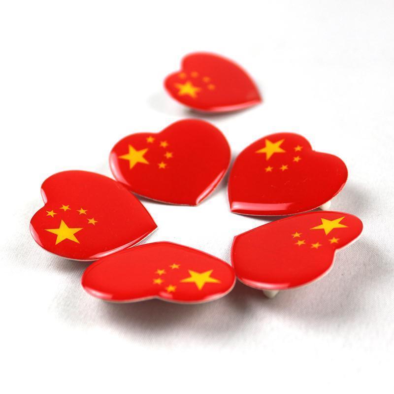 中国胸章心形爱心胸章 徽章红心胸章胸针五星红旗国庆节爱国温妤 飘形