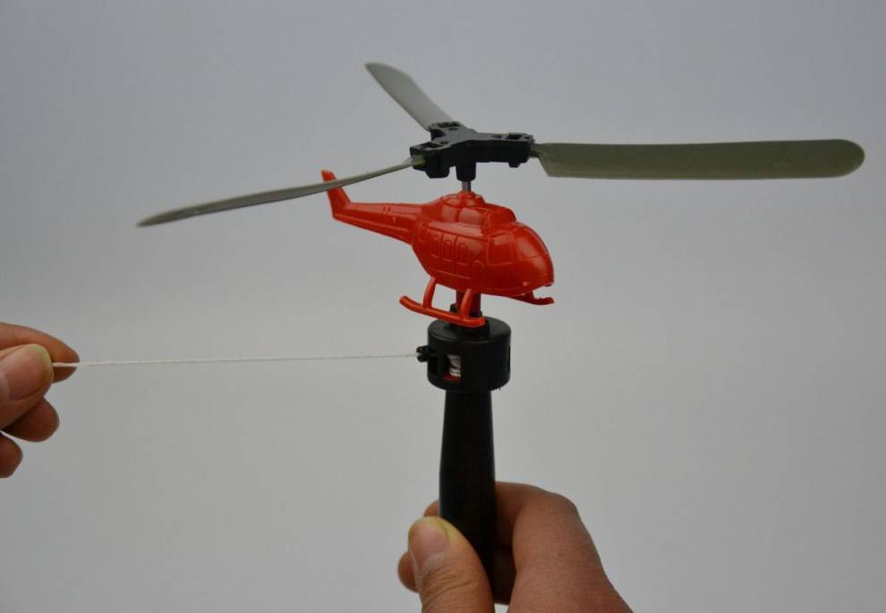 手柄拉线动力直升飞机 拉线直升飞机户外竹蜻蜓飞机小学生流行玩具