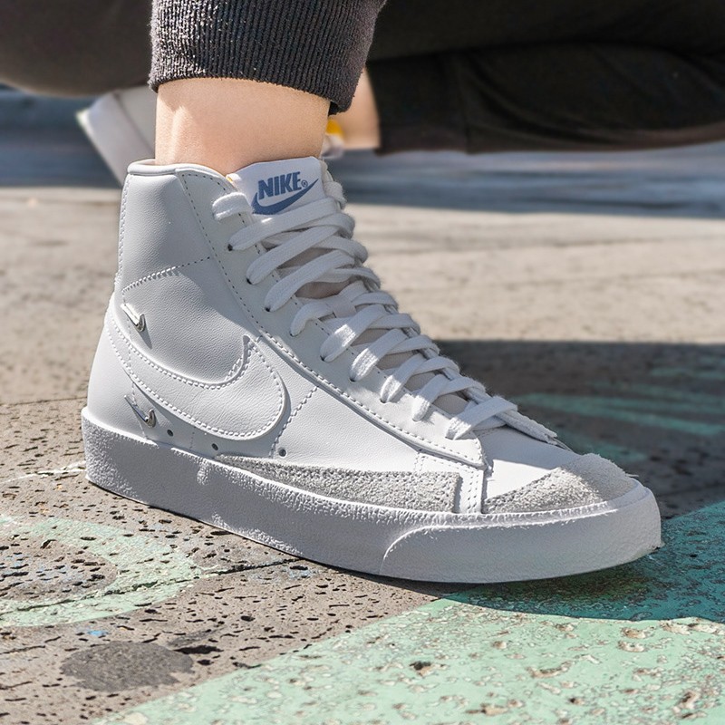 nike耐克 女子blazer mid 77 se运动休闲鞋 cz4627-100 cz4627-100