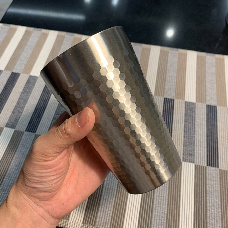 日式手工锤纹双层304不锈钢水杯啤酒杯隔热杯家用350毫升锤目纹水杯高