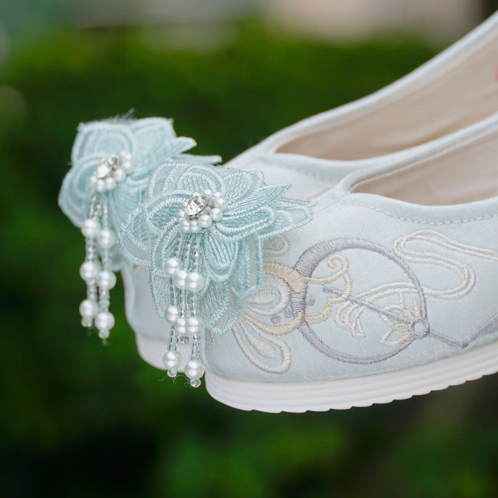 古风鞋唯美 夏季原创搭配古风汉服鞋子女刺绣花布鞋内增高明制古装弓