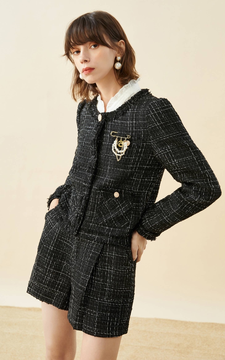 only春季新款时尚短款格纹小香风毛边西服外套女121308033h1z黑色花呢