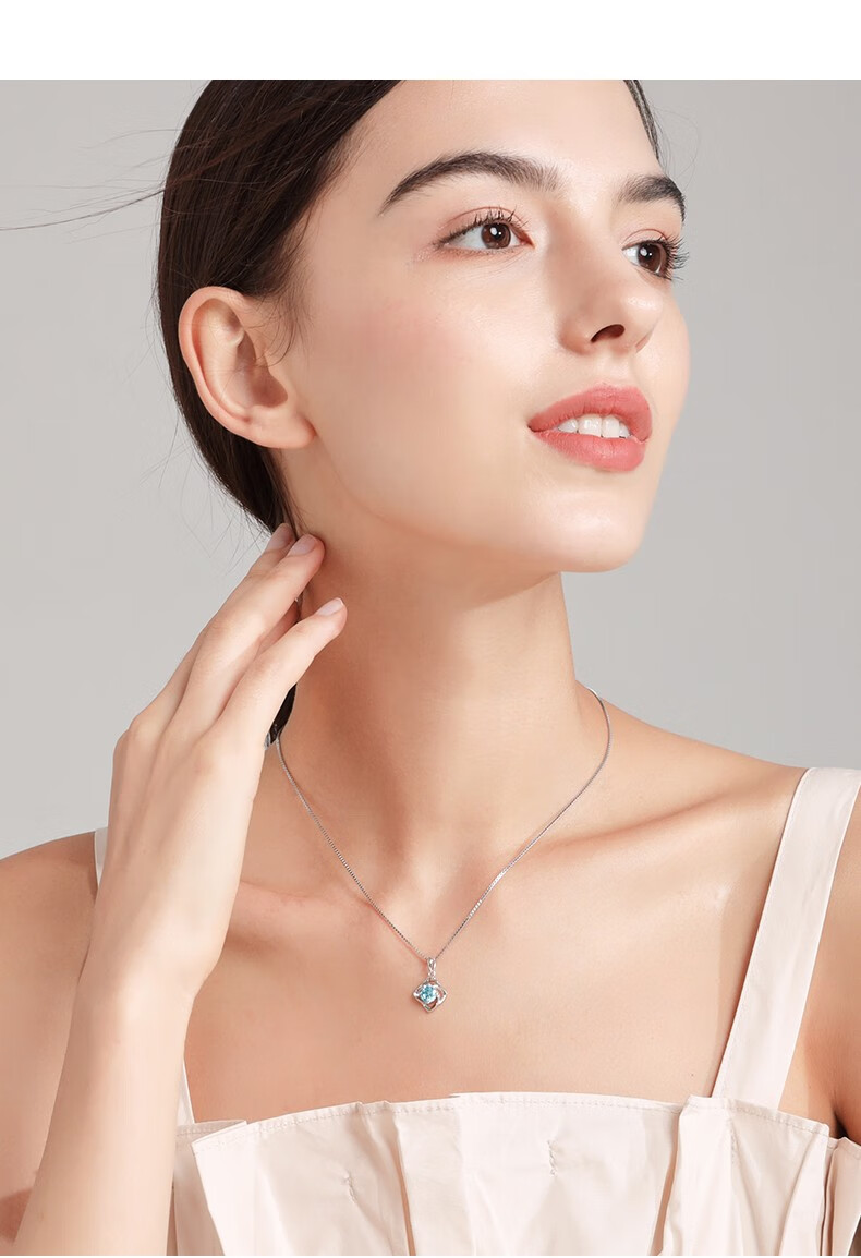 宝拉布菲四叶草项链女时尚饰品锁骨链吊坠女ins潮流简约送女朋友闺蜜