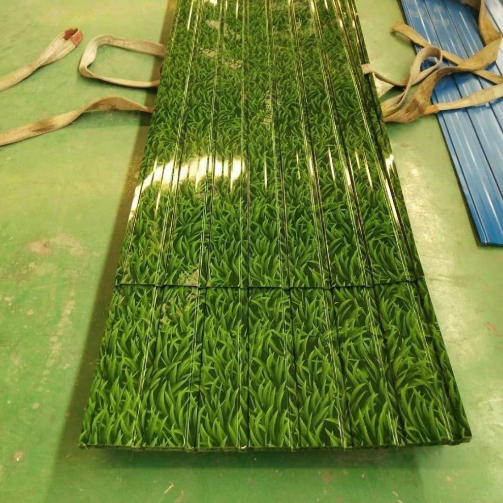 彩钢瓦铁皮深圳网红小草绿彩钢瓦铁皮瓦单层彩瓦工地围挡围蔽迷彩涂板
