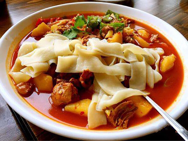 新疆大盘鸡拉面真拉陕西油泼面专用宽面条拉条子拌面非油炸 800克两袋