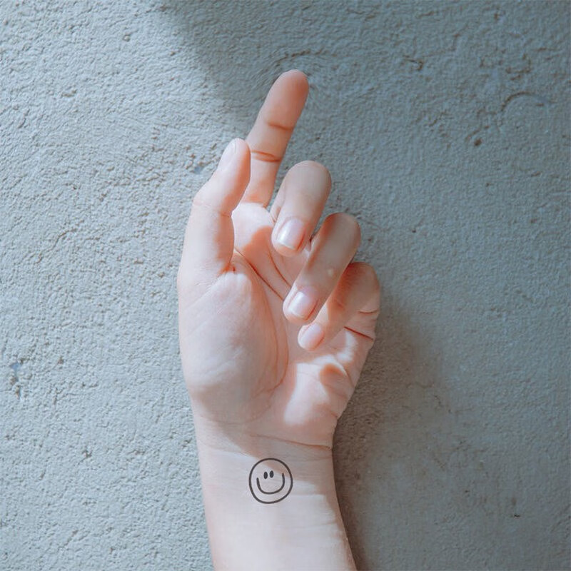 念凝笑脸纹身贴防水男女情侣仿真刺青小清新韩版手腕纹身贴纸 5张笑脸