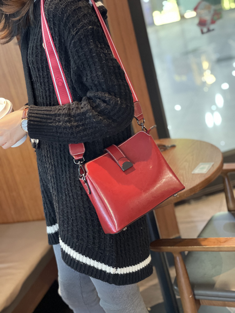 sara lee品牌 真皮水桶包包女包2020新款潮韩版时尚单肩包百搭斜挎小