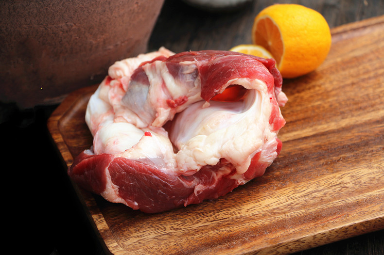 新鲜牛窝骨牛膝盖骨带筋带骨 牛窝骨 牛膝盖骨 窝骨1500g家用红烧牛窝