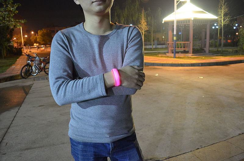 夜跑反光手环led发光手环闪光手腕带荧光手镯演唱会夜跑手带蹦迪气氛