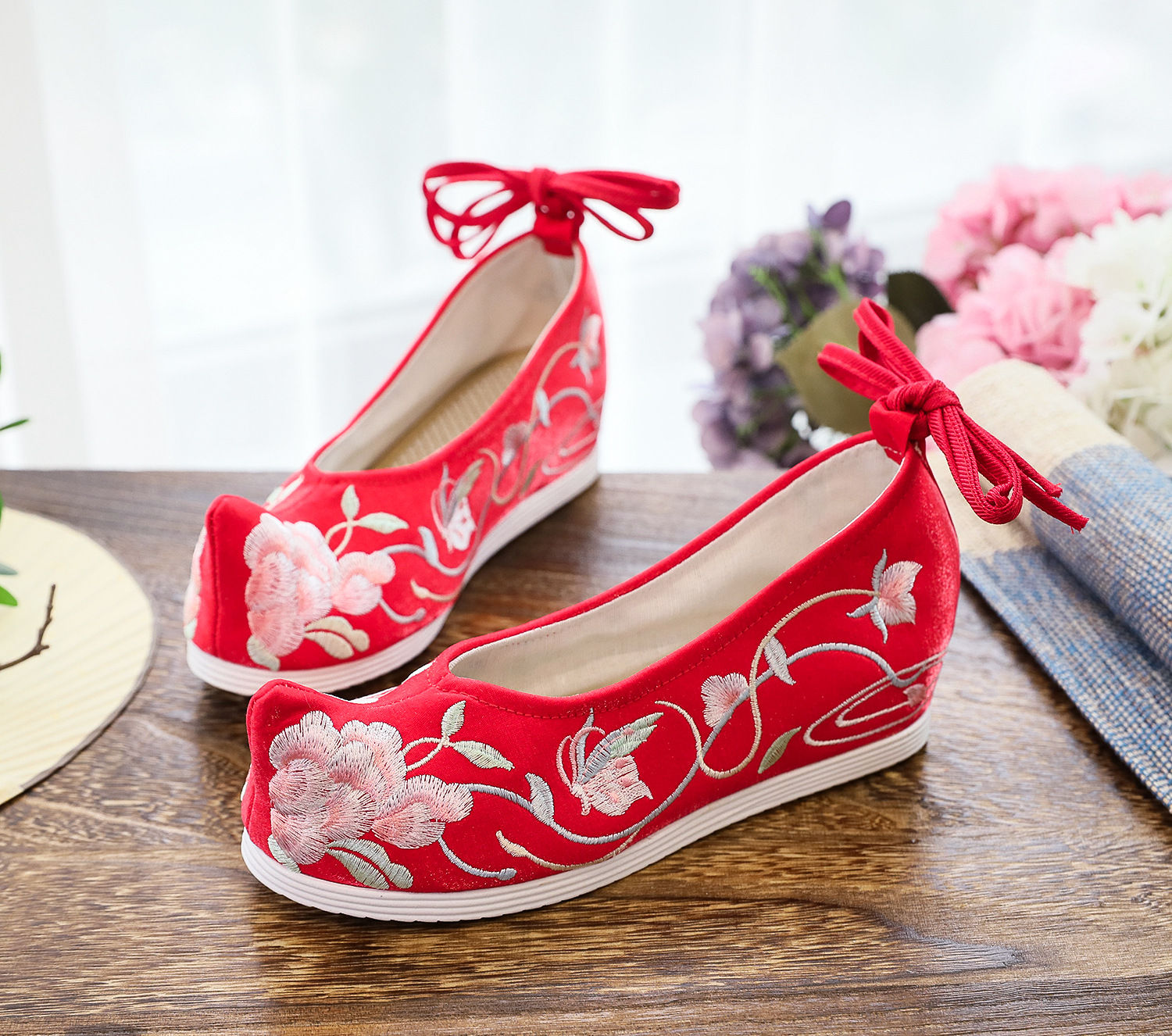 搭配古风汉服的鞋子古装绣花布鞋女淡雅内增高翘头复古中国风学生明制