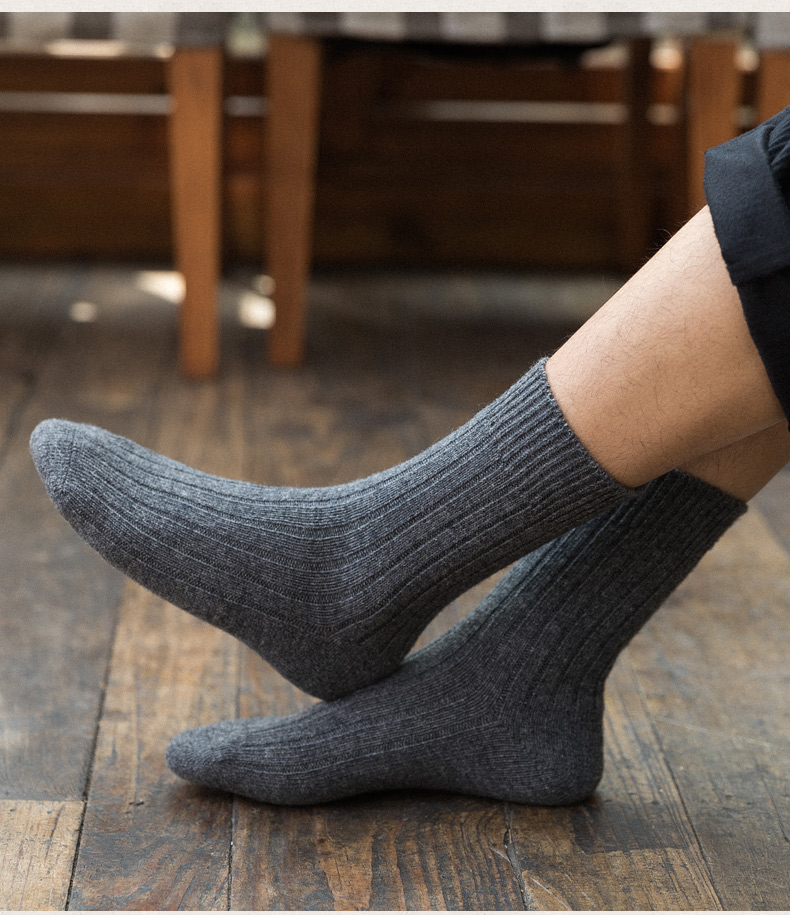 新品31%羊毛袜子男中筒冬季加厚保暖日系双针纯色羊毛男士长袜男潮流