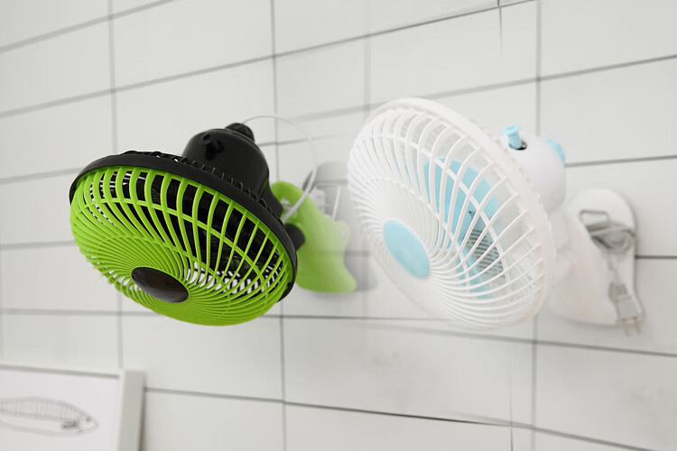 挂式电风扇挂墙壁摇头学生小型宿舍办公室风扇夹扇家用挂壁式床上绿色