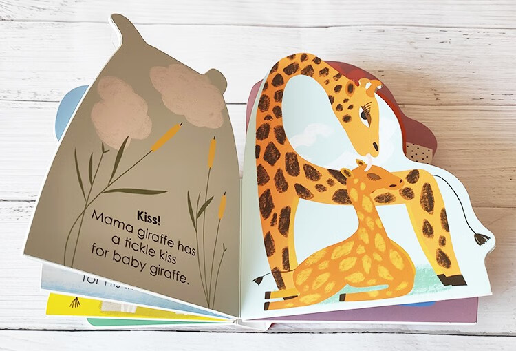 《英文原版 kisses 异形纸板书 可爱动物绘本 幼儿艺术启蒙 妈妈的爱