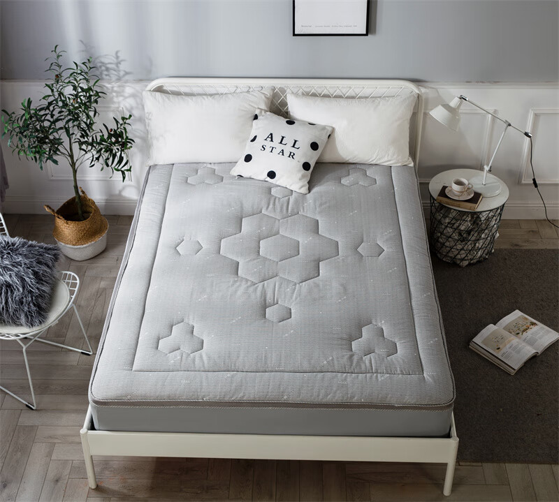 小绵羊(sheep) 石墨烯高弹抗菌护床垫双人1.5米褥子加厚1.