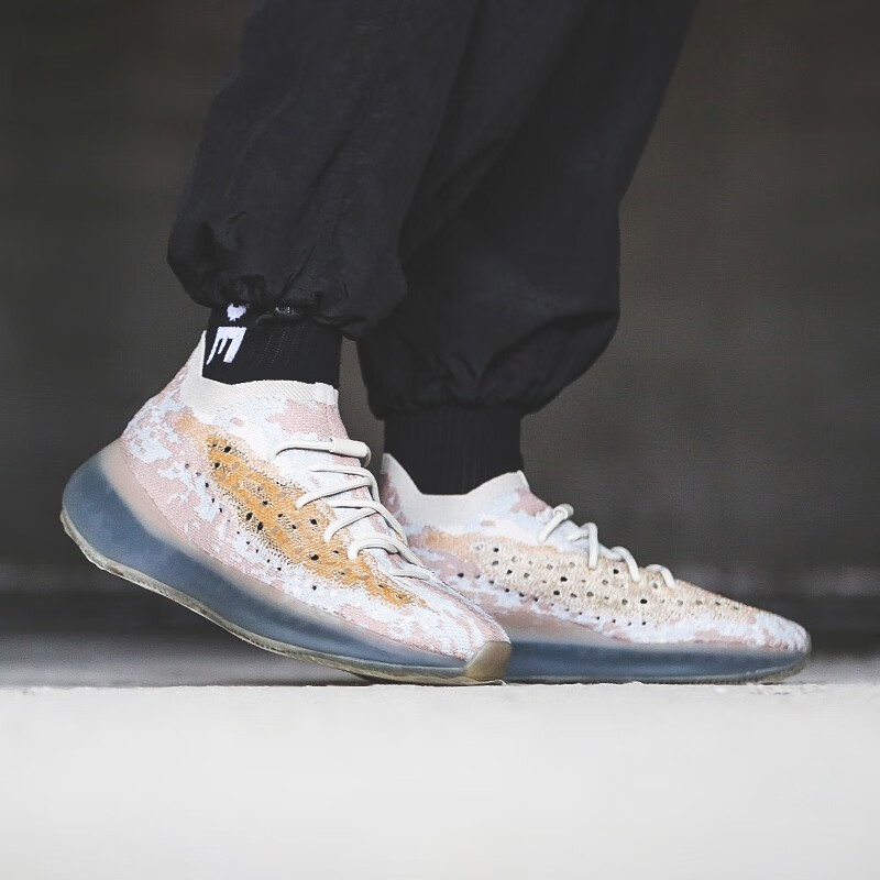 阿迪达斯adidas yeezy boost 380外星人蜜桃粉白夜光男鞋女鞋椰子鞋