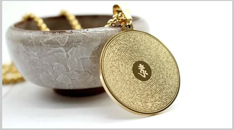 玛蒂菲楞严咒佛牌吊坠梵文完整版大随求咒轮佛教挂件项链搭配金色方珠