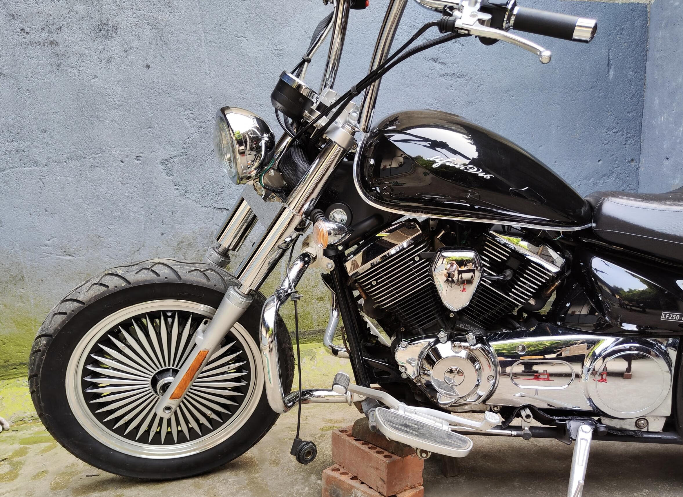 23款力帆v16改装件 轮毂盖 镜面 辐条 防脱螺丝版 封闭风盘电镀 银黑