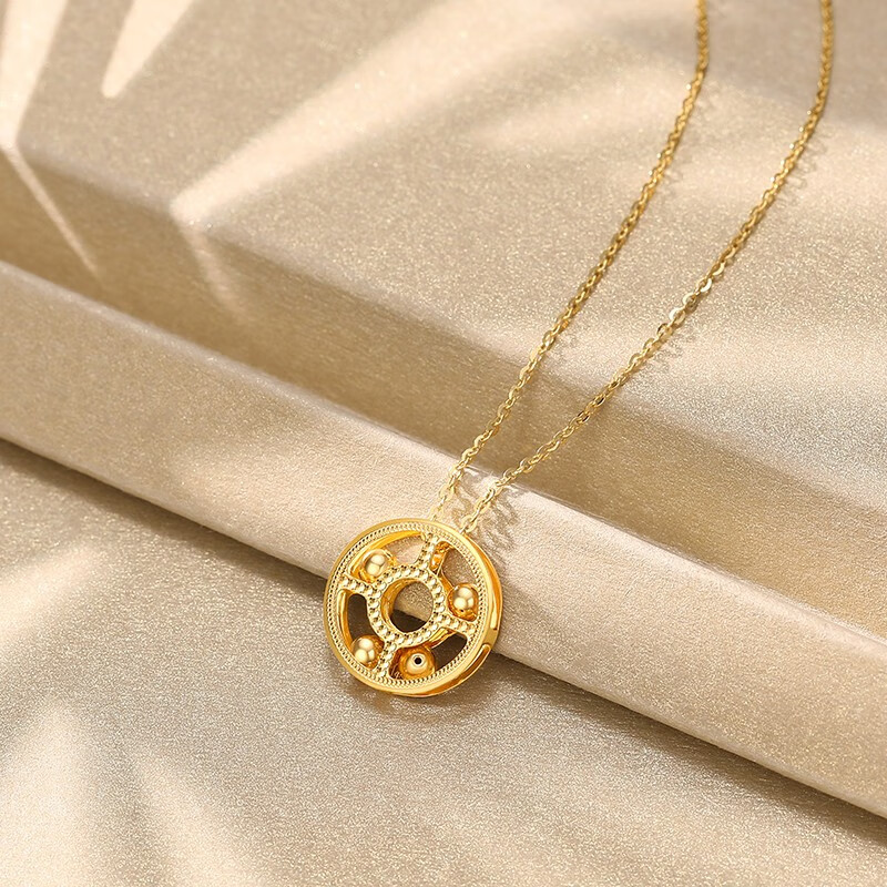 潮宏基方圆黄金项链女士足金吊坠金链子几何圆环套链5g极光金锁骨链