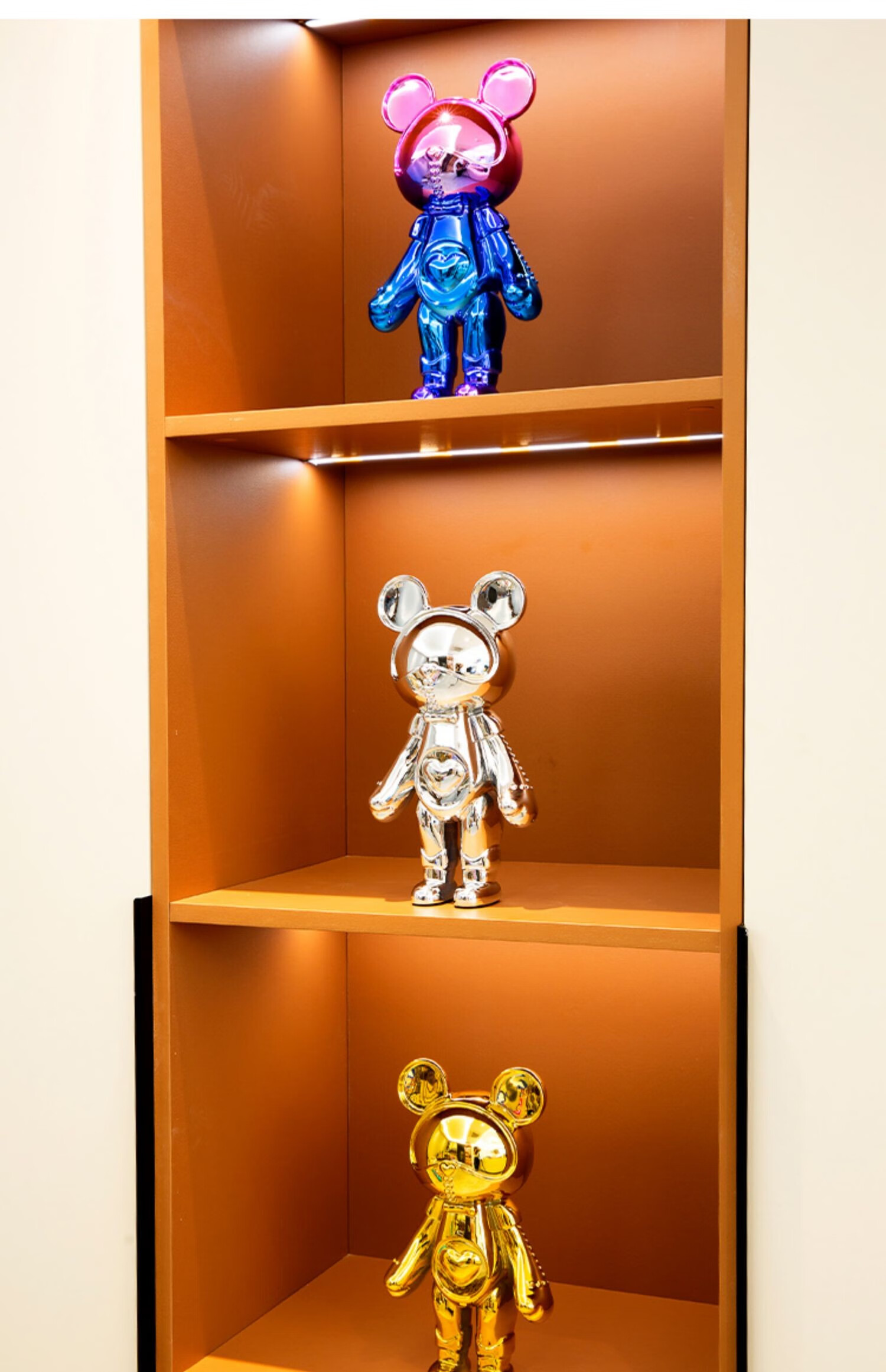 迪士尼(disney)网红暴力熊摆件客厅现代轻奢卡通公仔星际熊展示酒柜