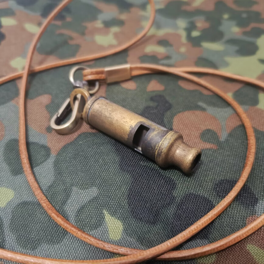口哨 复古一战英军黄铜哨防空哨vintage长津湖雷公哨子【图片 价格