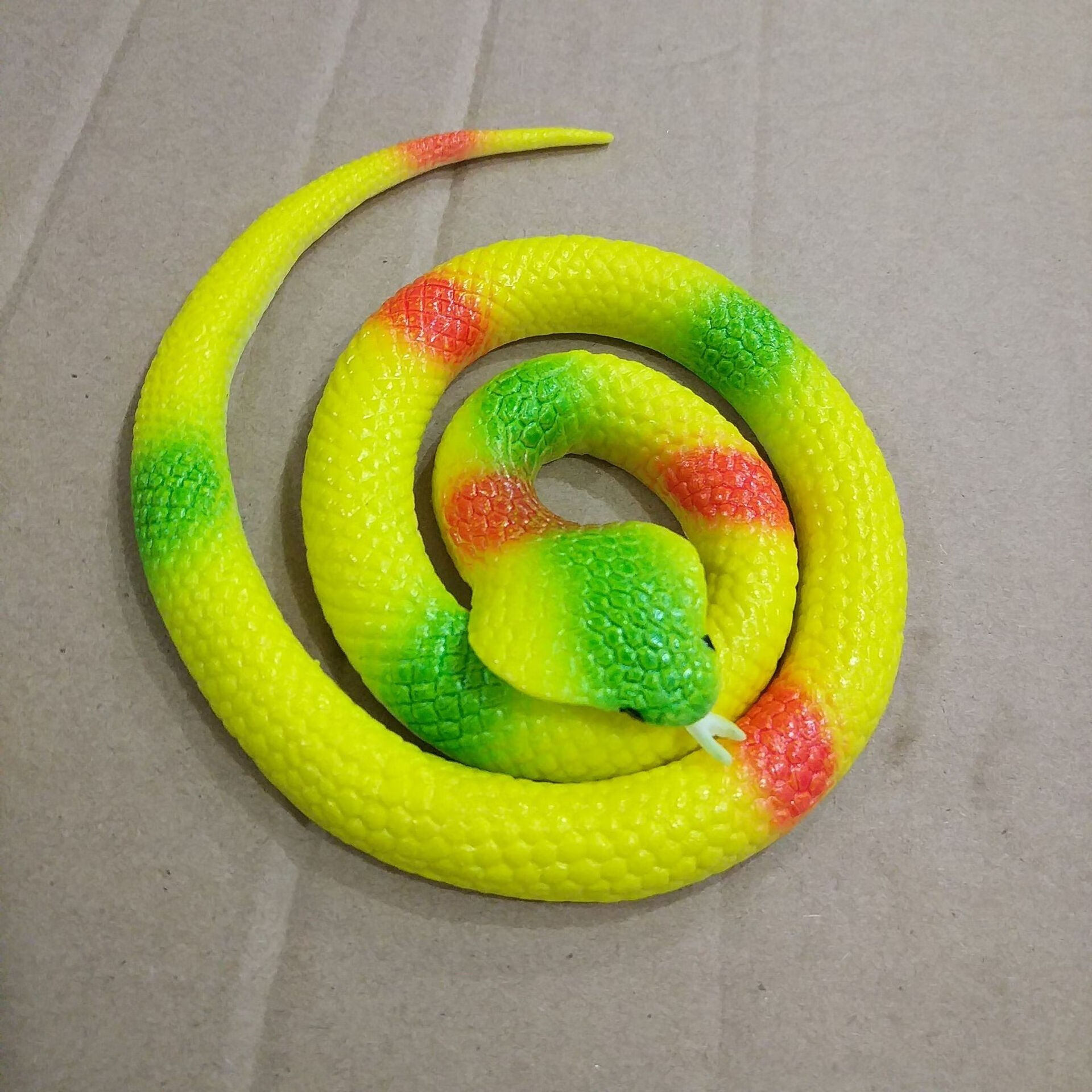 橡胶蛇75玩具蛇仿真整蛊吓人玩具创意软胶蛇玩具蜘蛛75仿真蛇颜色随机