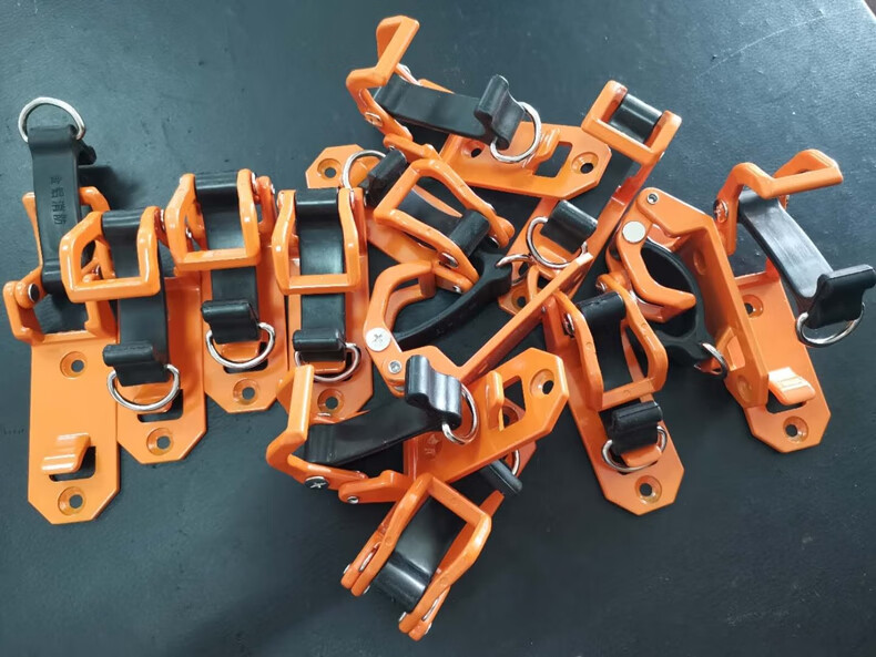 消防卷帘门铝合金配件塑料件各类接头水枪专用夹具卷帘门橡胶卡扣lja2