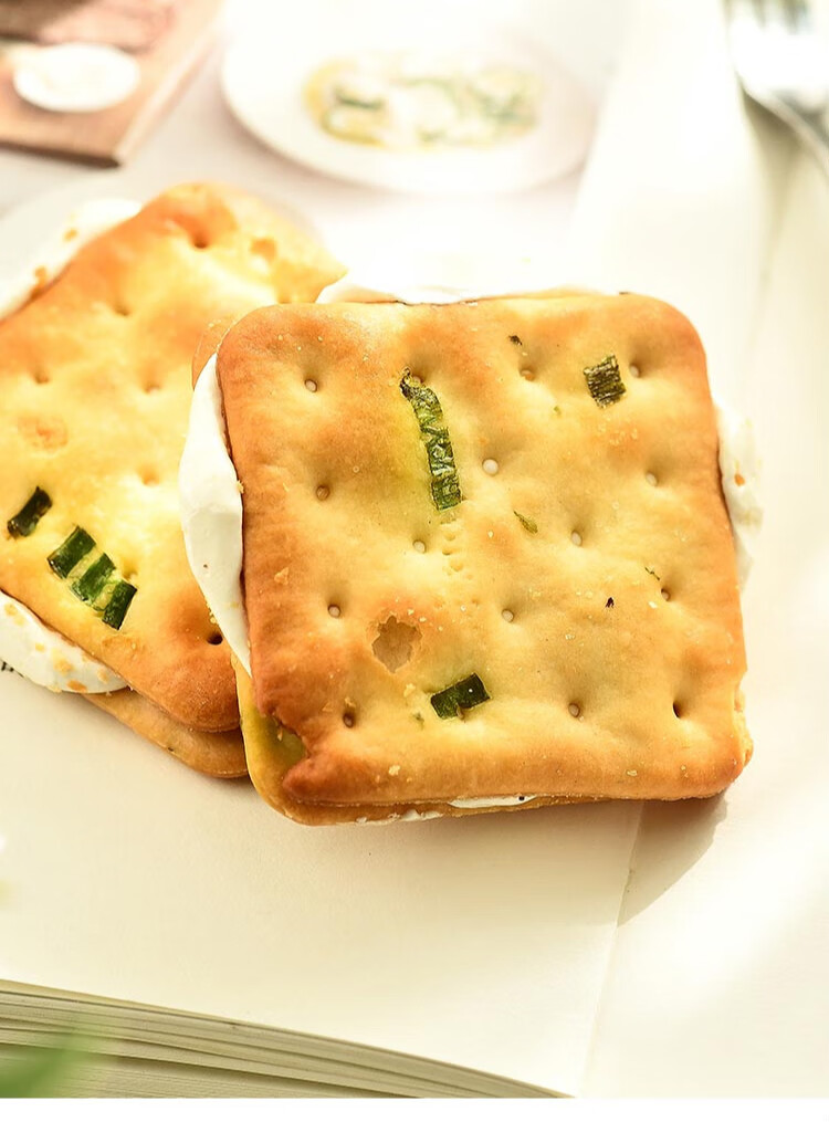 一块古早味手工牛轧饼干夹心风味糖香葱牛扎苏打饼155克牛轧饼干香葱