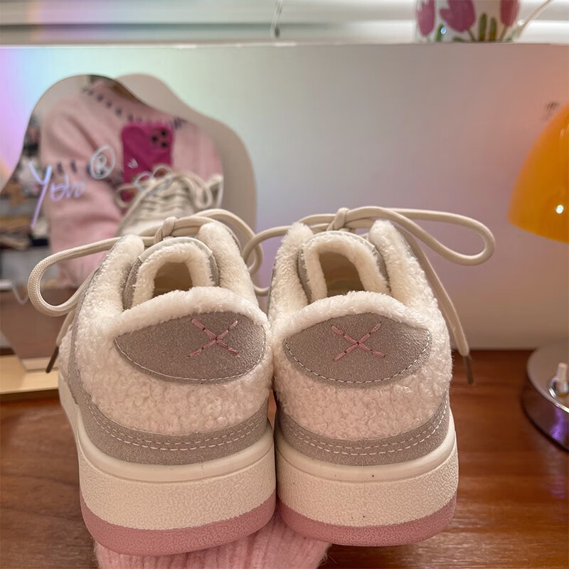 huipretty少女粉运动鞋女学生2021冬季新款加绒爱心百搭厚底板鞋潮