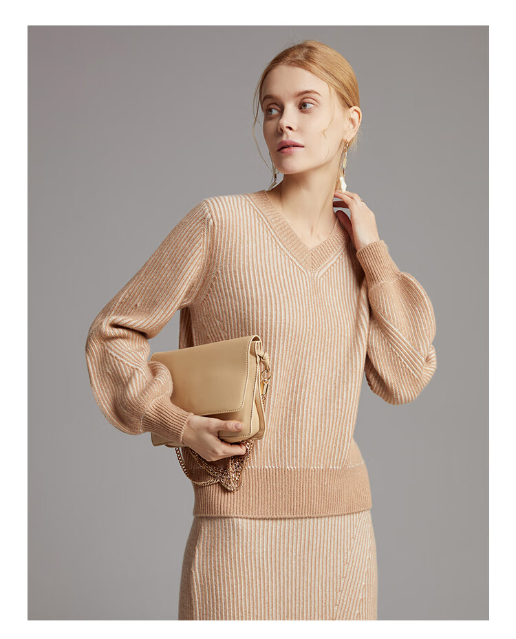 zb/珍贝女装秋冬新款v领灯笼袖纯羊绒衫时尚时尚ol加厚针织衫8162 浅