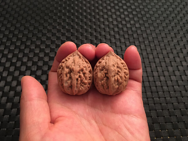 门头沟野生京八棱文玩核桃小手捻精品秋子姜黄皮粗筋麒麟水盘龙纹