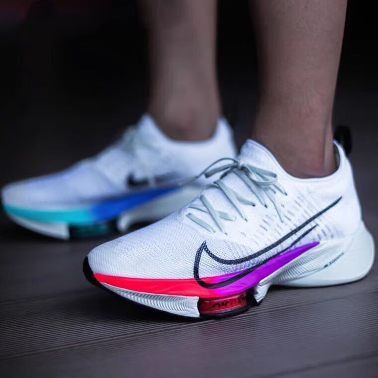 耐克air zoom tempo next% fk 飞线编织马拉松二代透气气垫男女跑步鞋