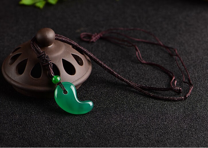 早纪水晶黑曜石勾玉吊坠黄虎眼红绿玛瑙狼牙勾玉月牙项坠项链女神节