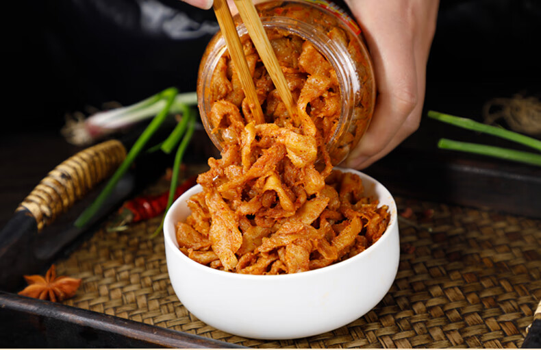 四川泸州特产麻辣萝卜干下饭菜香脆萝卜灌装共发2瓶450g瓶