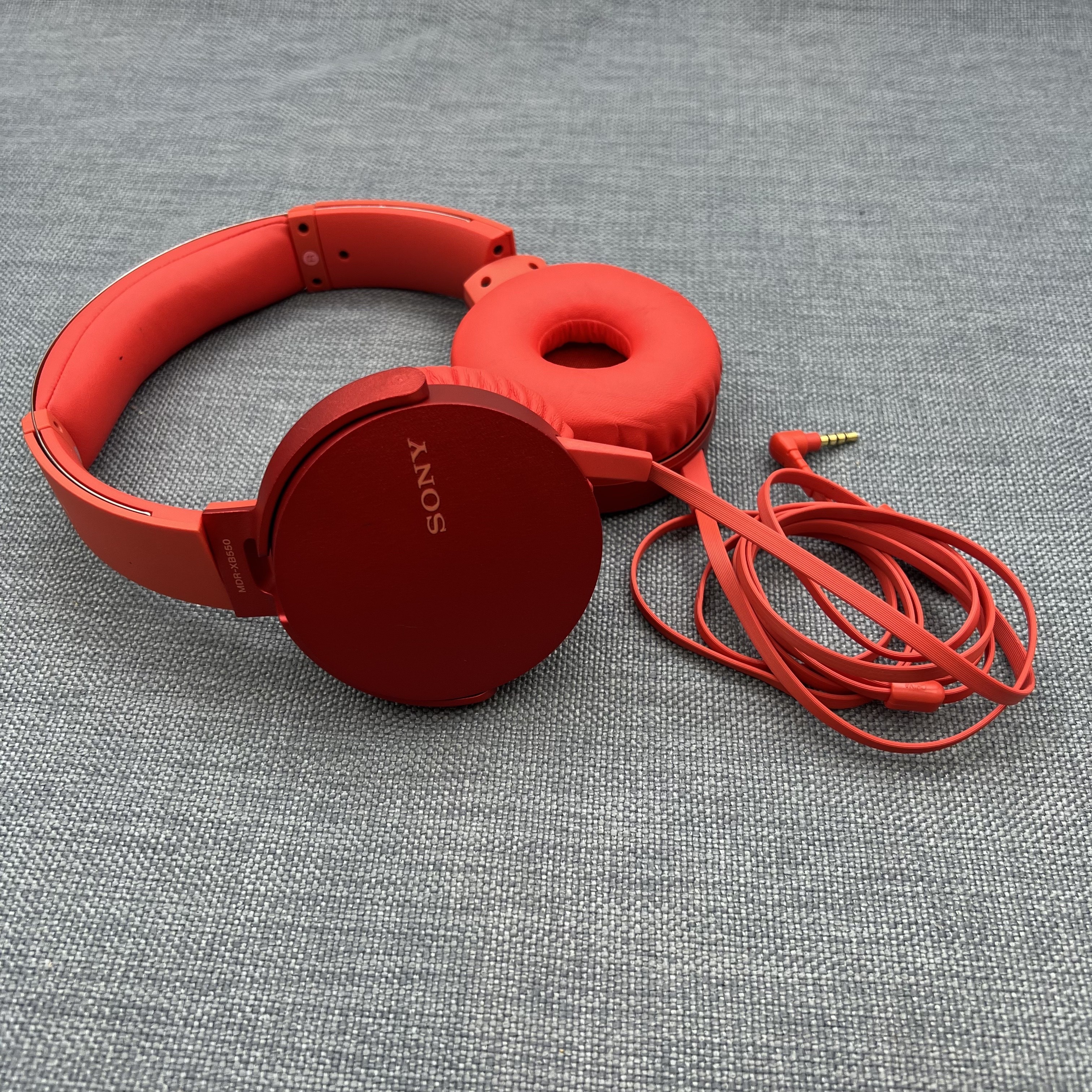 索尼(sony/索尼 mdr-xb550ap头戴耳机重低音有线电脑手机 红色zx310