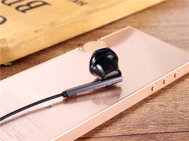 cca 铁三角半入耳式重低音耳机手机线控通话带麦运