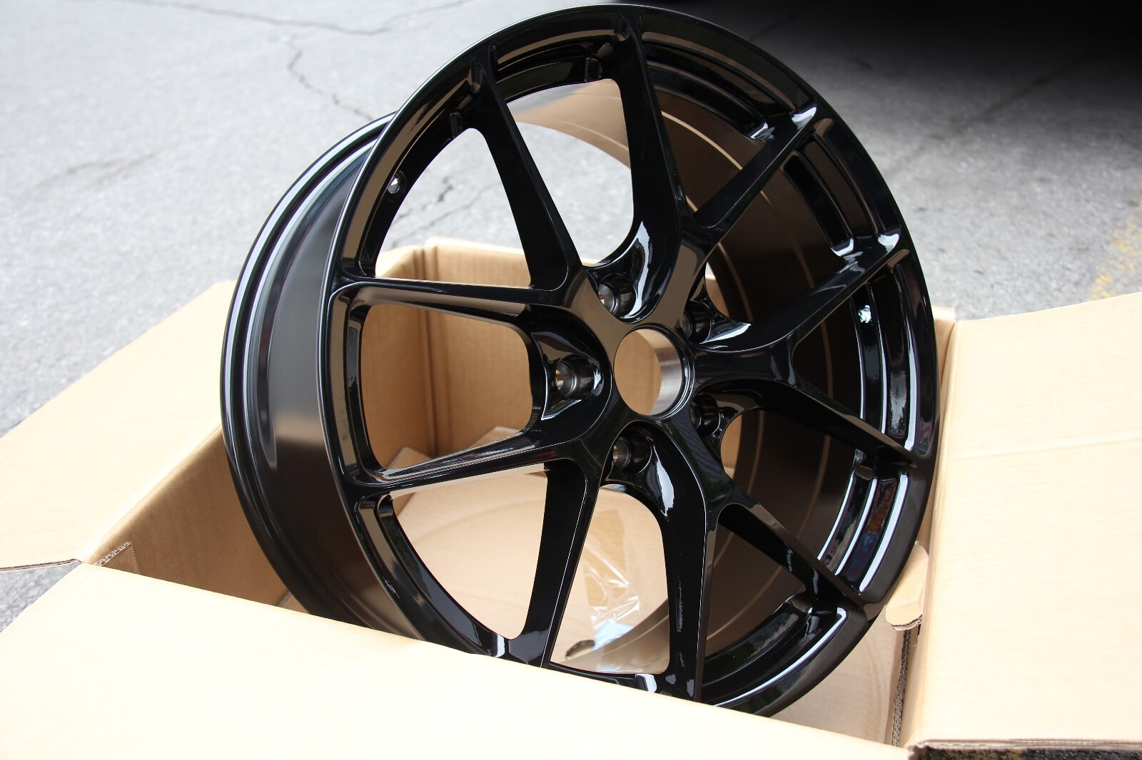 雅泛迪trend系列sr7718英寸奥迪a4lcc高尔夫7锐志翼神阿特兹雅阁思域