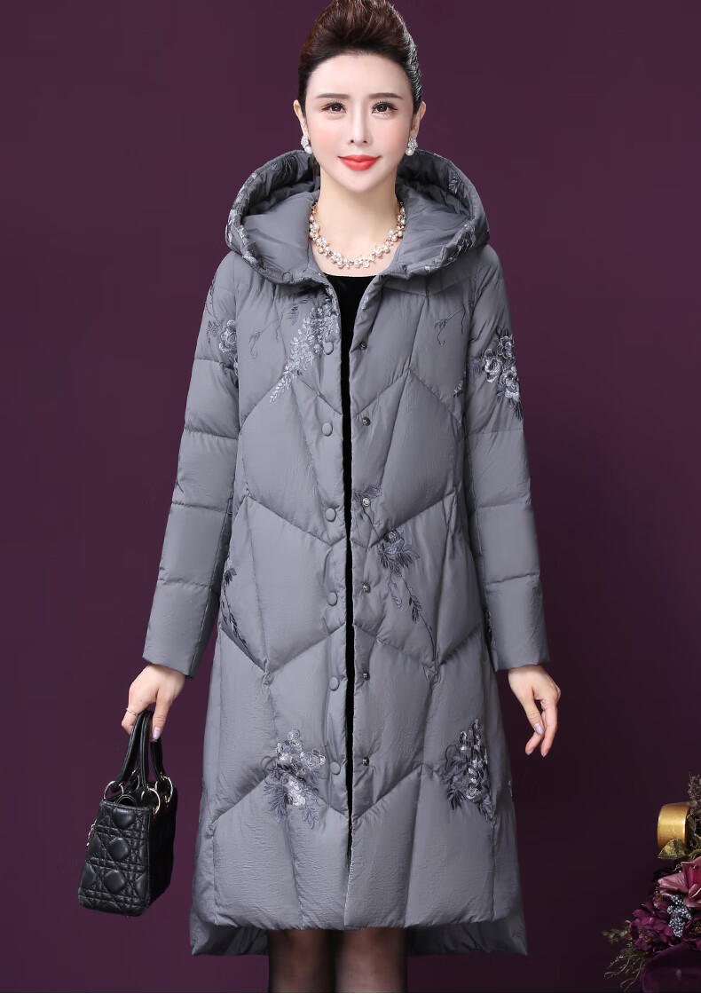 王小鸭白鹅绒羽绒服女2021年冬装新款刺绣保暖高领中长款连帽外套