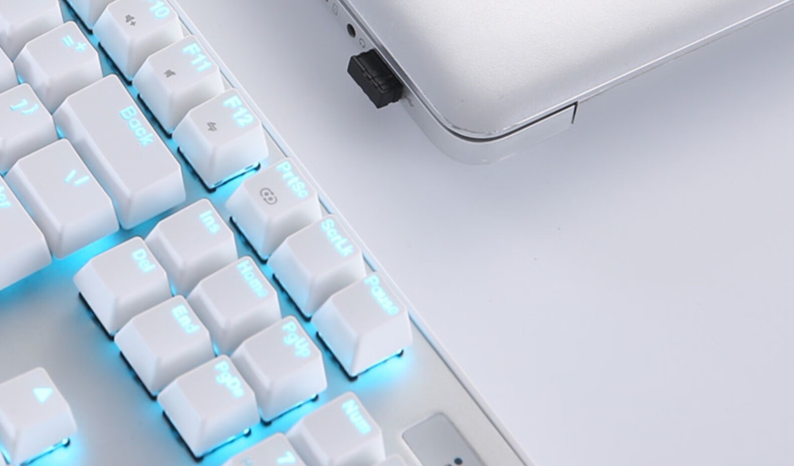 达尔优牧马人ek810无线双模机械键盘游戏有线104键 蓝白蓝光104键