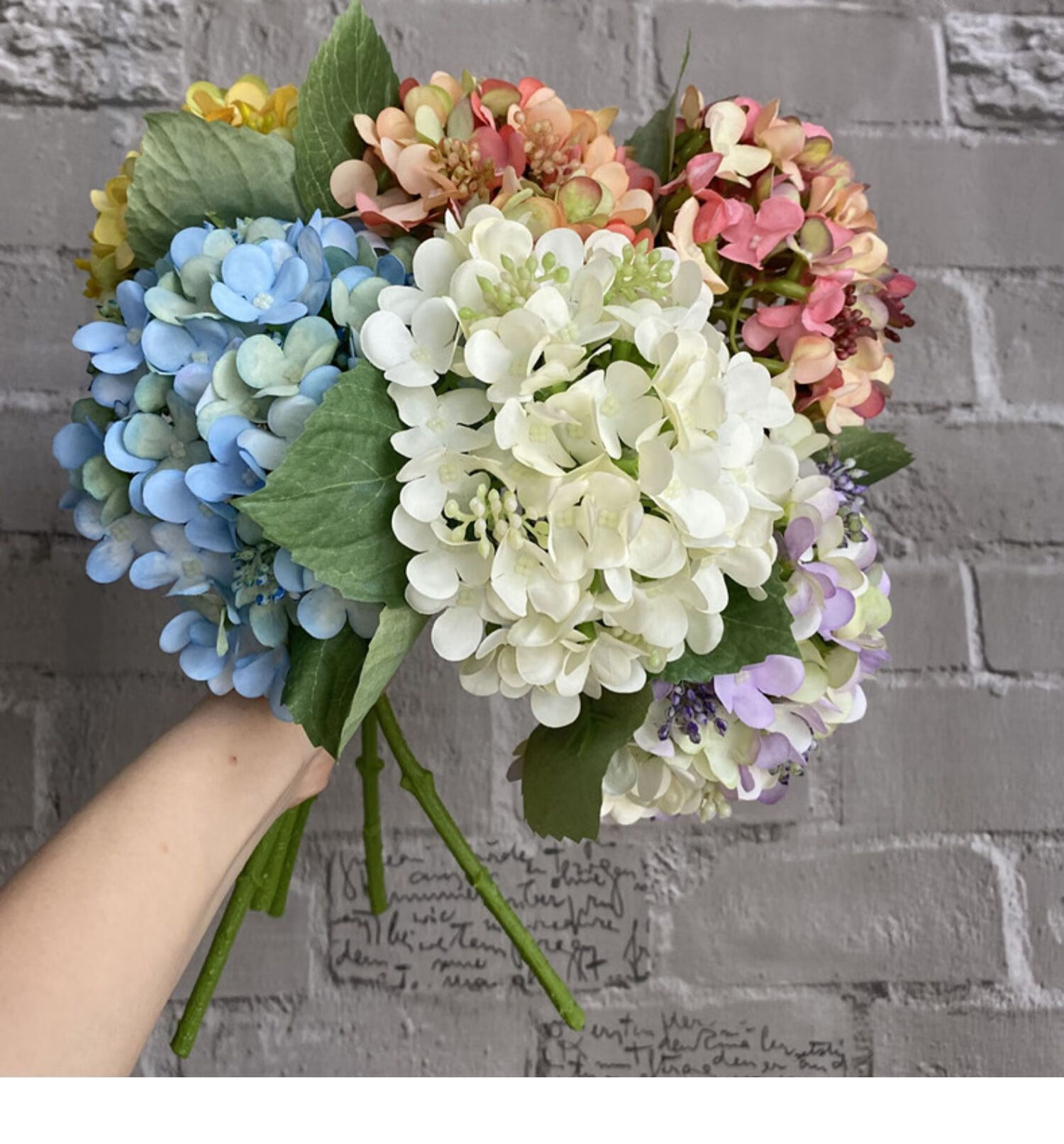 带果绣球花仿真花3枝一扎绣球手捧花假花客厅餐桌摆设婚礼装饰花3枝一