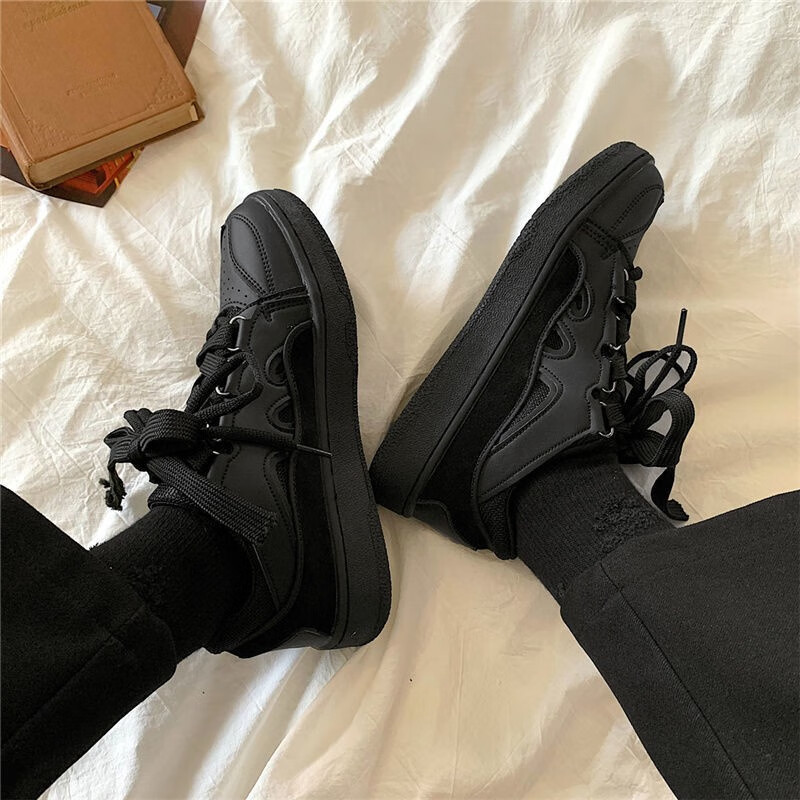 学生秋冬款暗黑风潮流运动鞋女2022休闲鞋女日系轻便百搭小黑鞋子黑色
