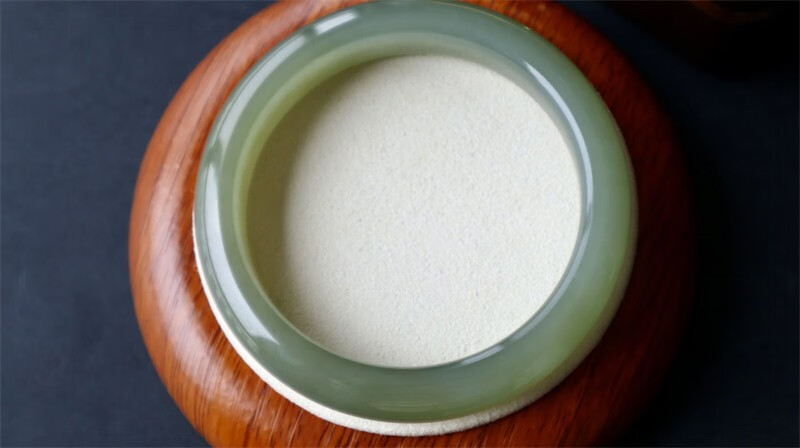 语韵 天然和田玉镯子青海青白色老坑料 晴水厚实油润绿女新 带证书