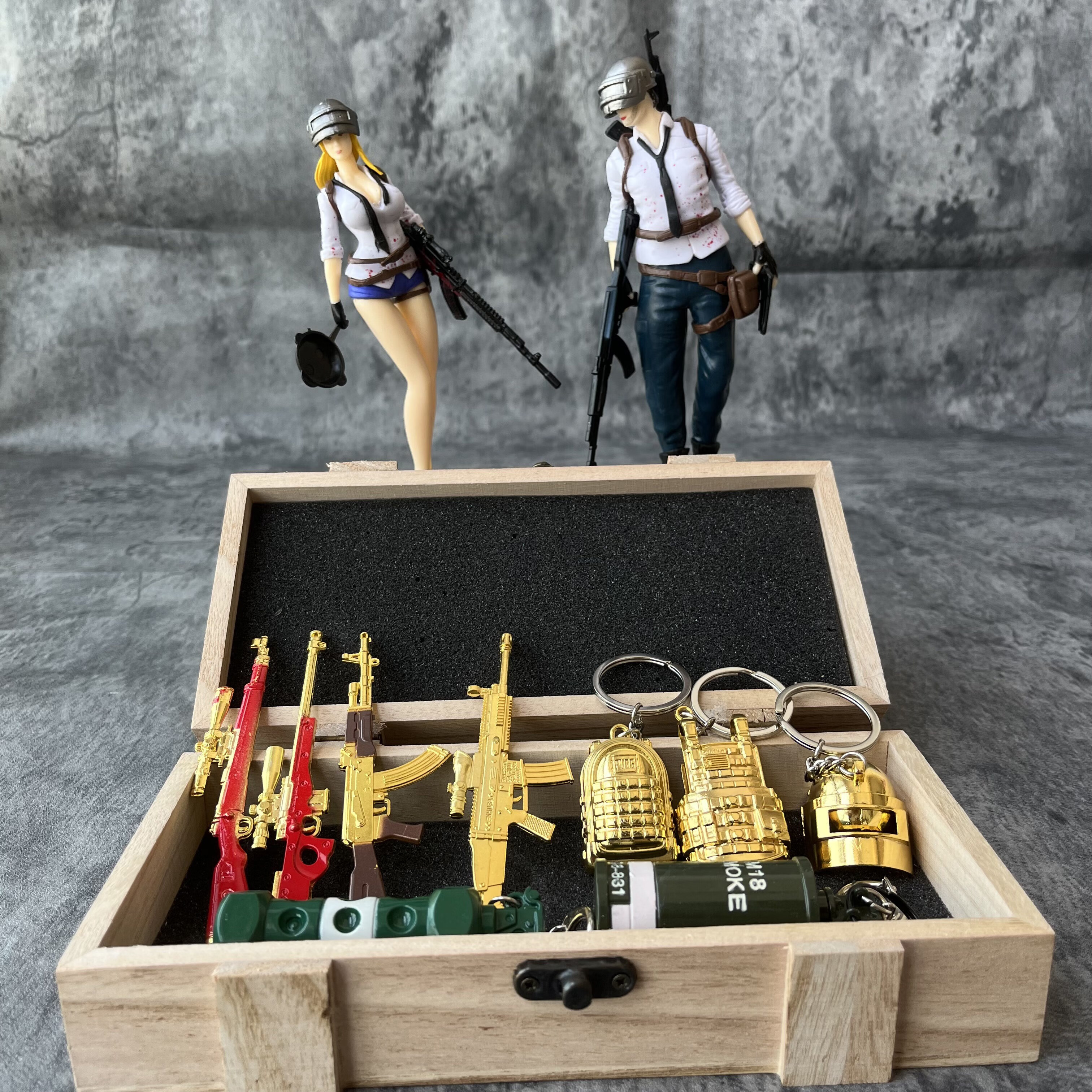 和平精英手办绝地求生人偶吃鸡全套玩具awm合金枪挂件装备98k和平精英