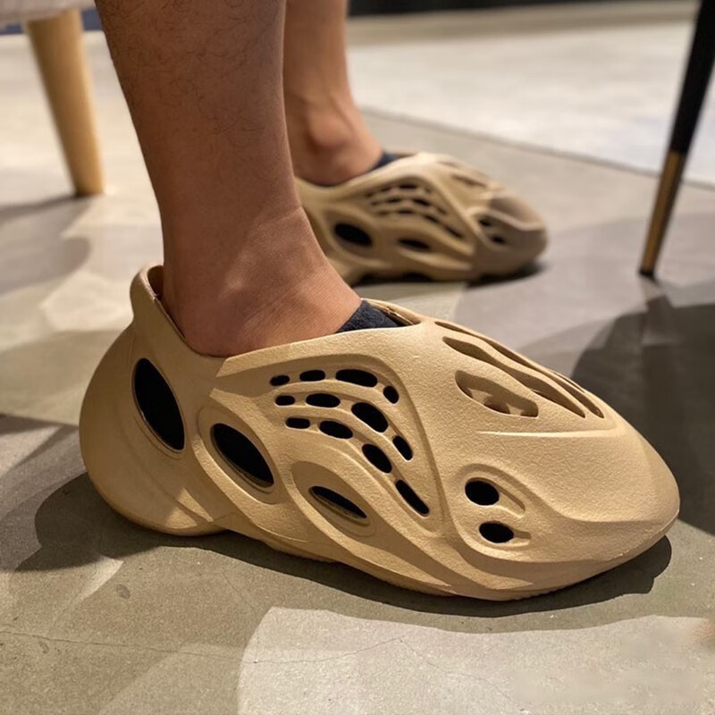 阿迪达斯adidasyeezyfoamrunner侃爷椰子洞洞镂空鞋午夜蓝沙色gw3354