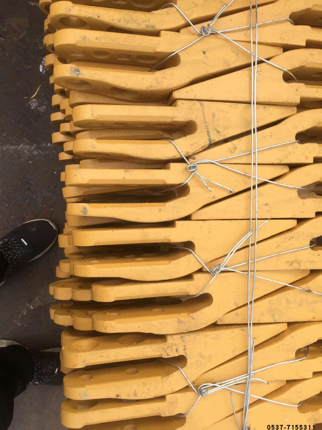 装载机配件龙工临工50铲车斗齿铲尖中齿铲牙加长耐磨铲齿加长耐磨斗齿