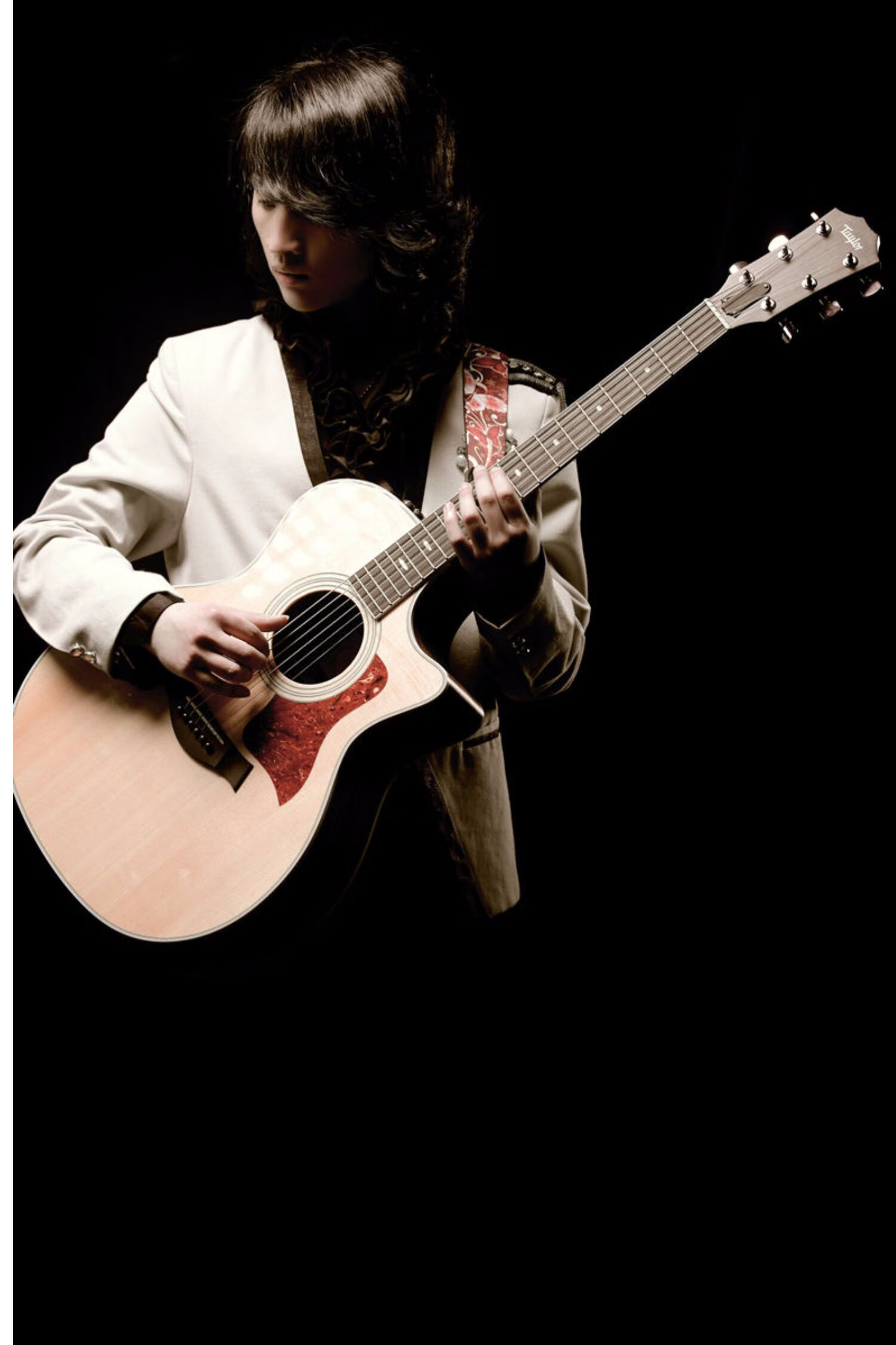 新概念吉他入门教程 民谣吉他演奏新秀叶锐文独奏曲25首 指弹吉他谱