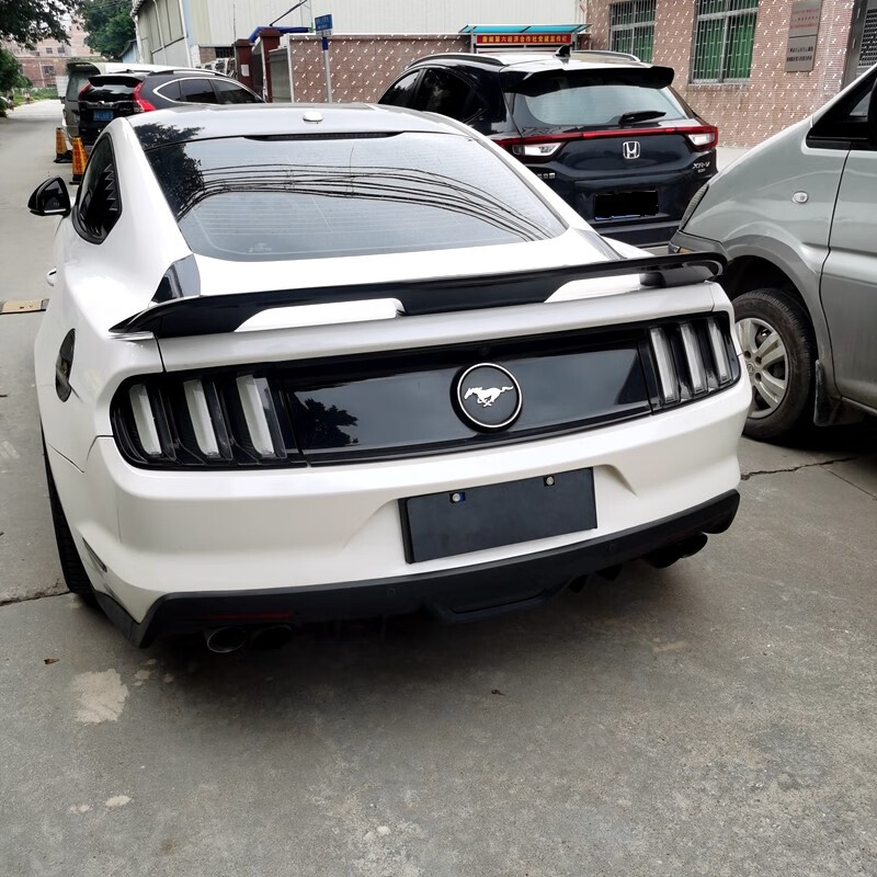 gt350碳纤维纹免打孔尾翼 钢琴黑(gt500款烤漆尾翼) 免打孔【图片