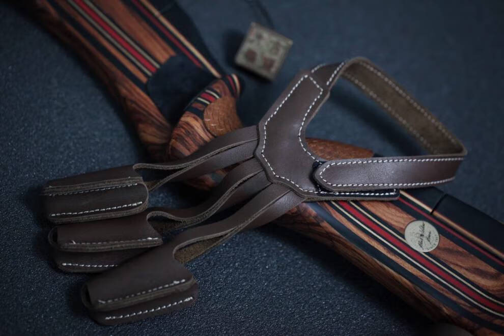 射箭护指高质量国产黑寡妇手套护指212射箭美猎手套护指射箭护具太华