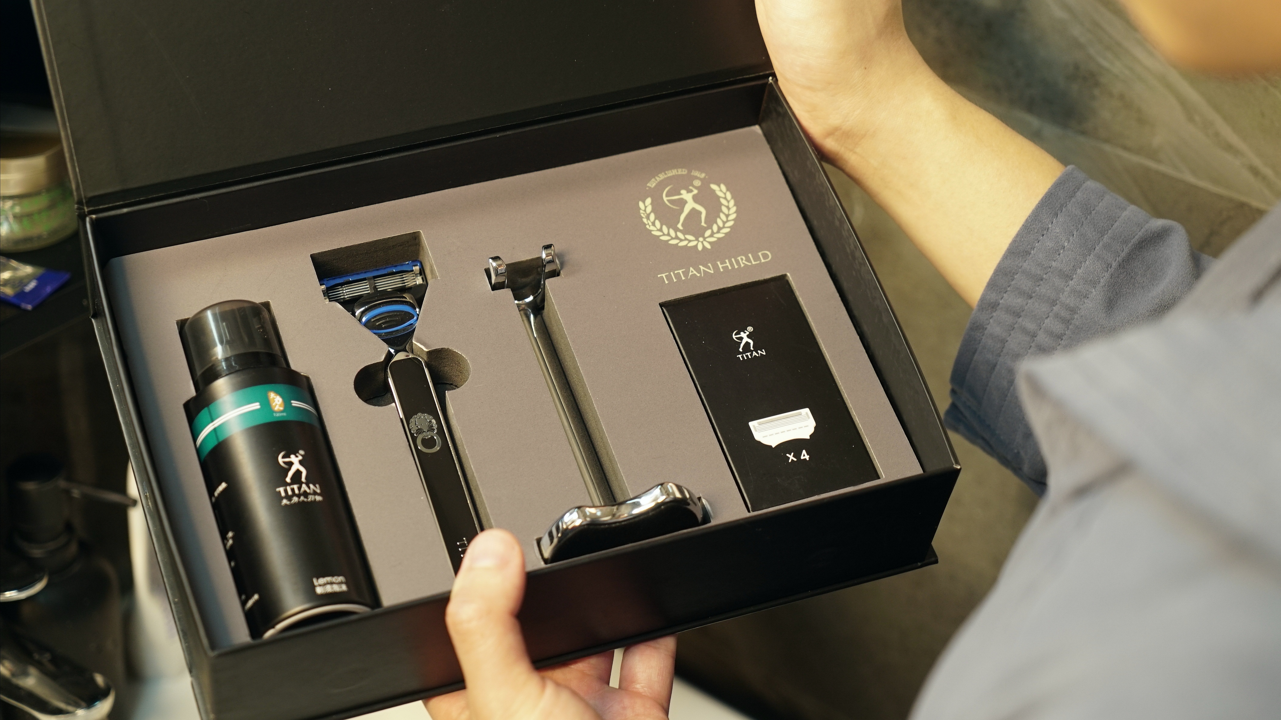 大力人titan手动剃须刀德国刮胡刀男士五层刀片礼盒包装生日十二生肖