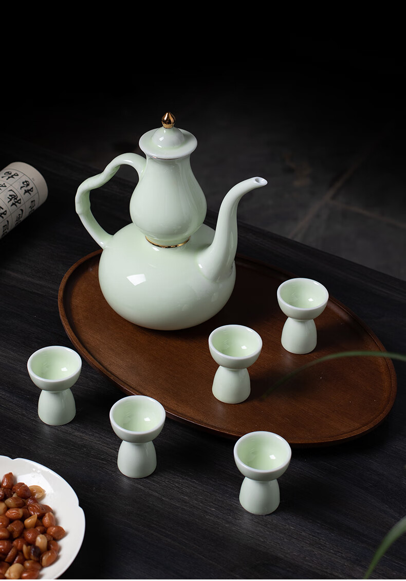 聚均阁 白酒酒具套装景德镇陶瓷高档酒杯家用中国风创意小酒盅分酒器